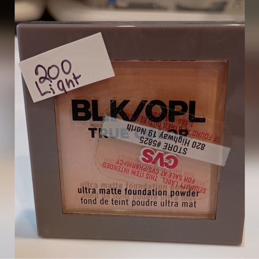 Black Opal True Color Ultra Matte Foundation Powder 200 Light
